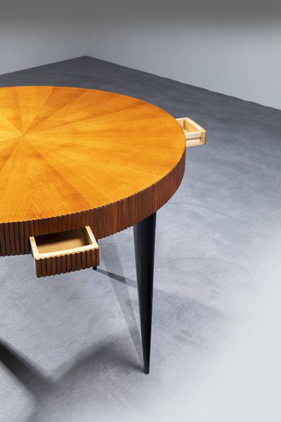 GIO PONTI Milano 1891 - 1979 : Tavolo con piano in legno bordo grissinato  cassetti a scomparsa  gambe coniche in legno laccato nero. Anni '50 cm 78x105 Corredato dell'Expertise del Gio Ponti Archives  - Asta Design - Associazione Nazionale - Case d'Asta italiane