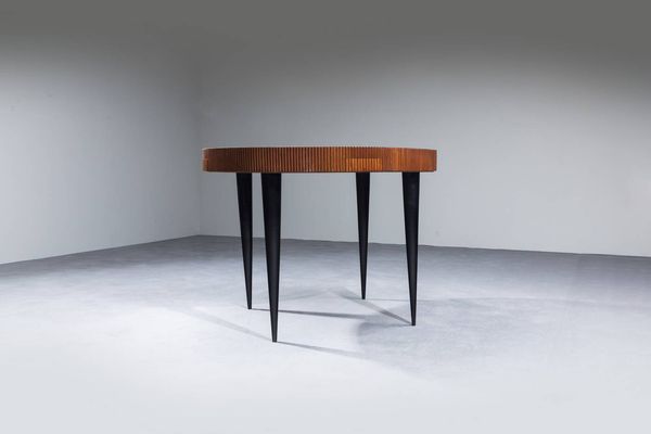 GIO PONTI Milano 1891 - 1979 : Tavolo con piano in legno bordo grissinato  cassetti a scomparsa  gambe coniche in legno laccato nero. Anni '50 cm 78x105 Corredato dell'Expertise del Gio Ponti Archives  - Asta Design - Associazione Nazionale - Case d'Asta italiane