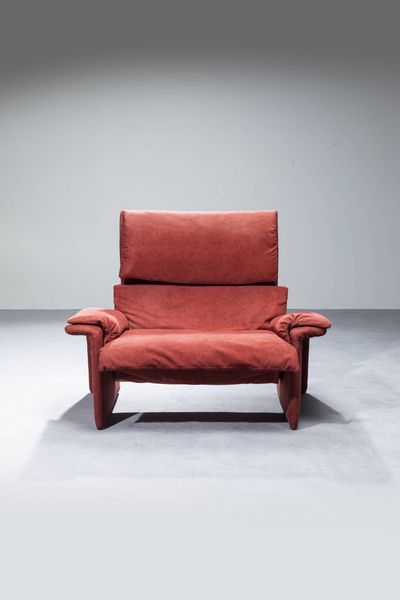 GIOVANNI OFFREDI : Poltrona con struttura in metallo e rivestita in tessuto. Prod. Saporiti anni '70 cm 86 5x105x80  - Asta Design - Associazione Nazionale - Case d'Asta italiane