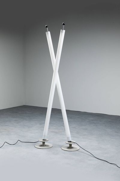 CHRISTIAN DEUBER : Coppia di lampade da terra mod.Tube  - Asta Design - Associazione Nazionale - Case d'Asta italiane