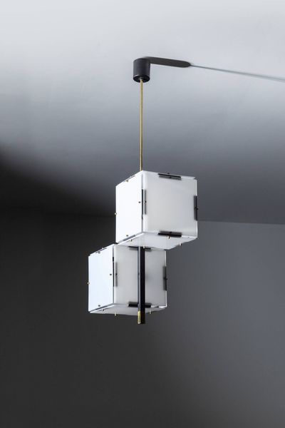 STILUX : Lampada a sospensione con struttura in metallo verniciato  particolari in ottone e divisori in plexiglass. Prod. Stilux anni '50 h cm 100x46x22 5  - Asta Design - Associazione Nazionale - Case d'Asta italiane