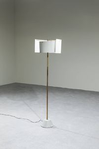 GINO SARFATTI : Lampada da terra mod. 1056  - Asta Design - Associazione Nazionale - Case d'Asta italiane