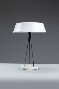 PRODUZIONE ITALIANA : Lampada da tavolo in ottone e metallo verniciato  diffusore in plexiglass  base in marmo. Anni '50 h cm 42x30  - Asta Design - Associazione Nazionale - Case d'Asta italiane