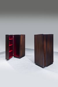 PRODUZIONE ITALIANA : Coppia di mobili portabiti in legno  interno rivestito in legno laminato rosso. Anni '70  cm 150x80x58  - Asta Design - Associazione Nazionale - Case d'Asta italiane