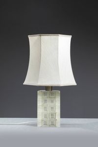 ALBANO POLI : Lampada da tavolo costituita da parellelepipedi di vetro incolore. Prod. Poliarte anni '70 h cm 71x36  - Asta Design - Associazione Nazionale - Case d'Asta italiane