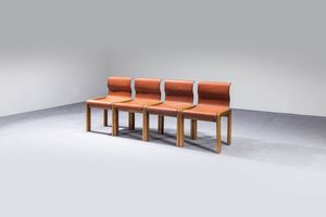 SCARPA AFRA E TOBIA  nello stile di : Quattro sedie con struttura in legno  seduta in cuoio. Anni '70 cm 74x48x44  - Asta Design - Associazione Nazionale - Case d'Asta italiane