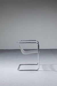 C2 : Quattro sedie con struttura in tubolare d'acciaio  seduta in materiale plastico. Prod. C2 anni '70 cm 67 5x50x52  - Asta Design - Associazione Nazionale - Case d'Asta italiane