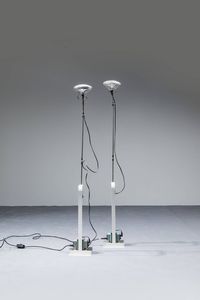 ACHILLE E PIER GIACOMO CASTIGLIONI : Coppia di lampade mod.Toio  - Asta Design - Associazione Nazionale - Case d'Asta italiane