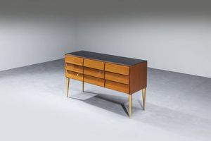 SCHIROLLI : Cassettiera con struttura in legno impiallacciato  piano in vetro colorato gambe in ottone. Etichetta del Produttore Anni '50 cm 73x129 5x39 5  - Asta Design - Associazione Nazionale - Case d'Asta italiane