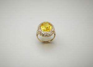 . : Anello in oro giallo 18 carati e argento con pasta vitrea.  - Asta Asta 402 | GIOIELLI - OROLOGI Online - Associazione Nazionale - Case d'Asta italiane