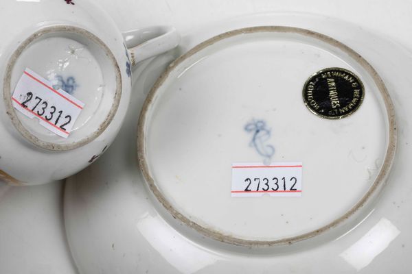 Tazza con piattino<BR>Germania, Manifattura di Frankenthal, 1762-1770 circa  - Asta Porcellane venete ed europee di un'importante Famiglia veneziana - Associazione Nazionale - Case d'Asta italiane