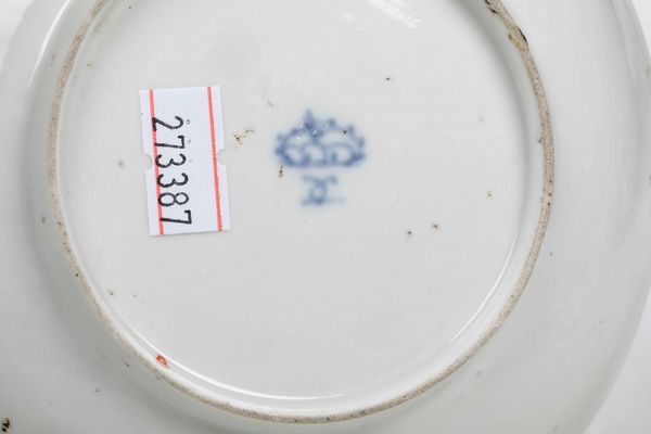 Tazza con piattino<BR>Germania, Manifattura di Ludwigsburg, 1770-1775<BR>  - Asta Porcellane venete ed europee di un'importante Famiglia veneziana - Associazione Nazionale - Case d'Asta italiane