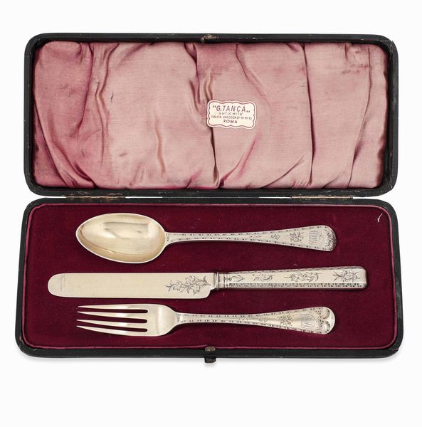 Set di tre posate. Argento fuso, cesellato e dorato. Londra 1863. Argentiere Francis Higgins II  - Asta Dimore italiane - Associazione Nazionale - Case d'Asta italiane