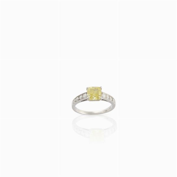 ANELLO, DIAMANTE FANCY VIVID YELLOW  - Asta Gioielli importanti, argenti e objets de Vertu - Associazione Nazionale - Case d'Asta italiane