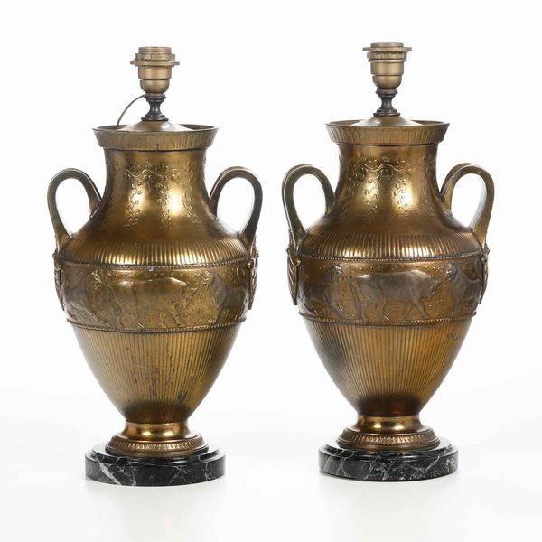 Coppia di lampade da tavolo in forma di vaso con base in marmo  - Asta Antiquariato Aprile - Associazione Nazionale - Case d'Asta italiane