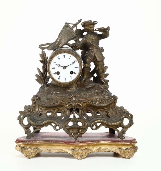 Pendola da tavolo in metallo dorato, XIX secolo  - Asta Antiquariato Aprile - Associazione Nazionale - Case d'Asta italiane