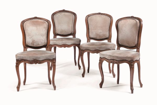 Quattro sedie in legno intagliato. Francia, XVIII-XIX secolo  - Asta Antiquariato Aprile - Associazione Nazionale - Case d'Asta italiane