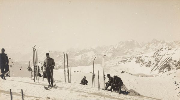 Cesare Giulio : Sosta di sciatori  - Asta Fotografia: Under 1K - Associazione Nazionale - Case d'Asta italiane