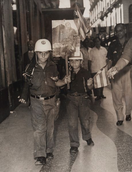 ALBERTO KORDA : Los ninos faltaron a la cita con el gobierno de la Revolucion  - Asta Fotografia: Under 1K - Associazione Nazionale - Case d'Asta italiane