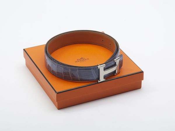 HERMES : Cintura in pelle esotica glicine logo.  - Asta 04/05/2023 | FASHION LUXURY - ALTA MODA, BORSE E ACCESSORI DI LUSSO Online - Associazione Nazionale - Case d'Asta italiane