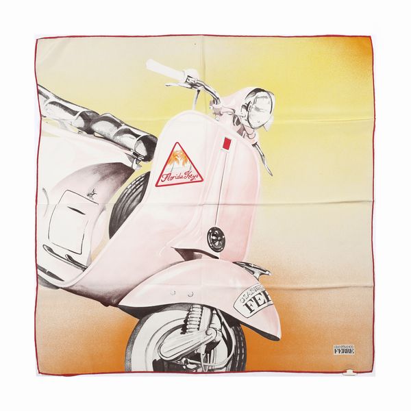 FERRE' GIANFRANCO : Foulard stampa Vespa, bordo rosso.  - Asta 04/05/2023 | FASHION LUXURY - ALTA MODA, BORSE E ACCESSORI DI LUSSO Online - Associazione Nazionale - Case d'Asta italiane