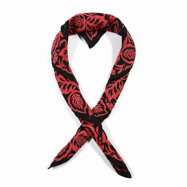 FERRE' GIANFRANCO : Foulard nero e magenta.  - Asta 04/05/2023 | FASHION LUXURY - ALTA MODA, BORSE E ACCESSORI DI LUSSO Online - Associazione Nazionale - Case d'Asta italiane