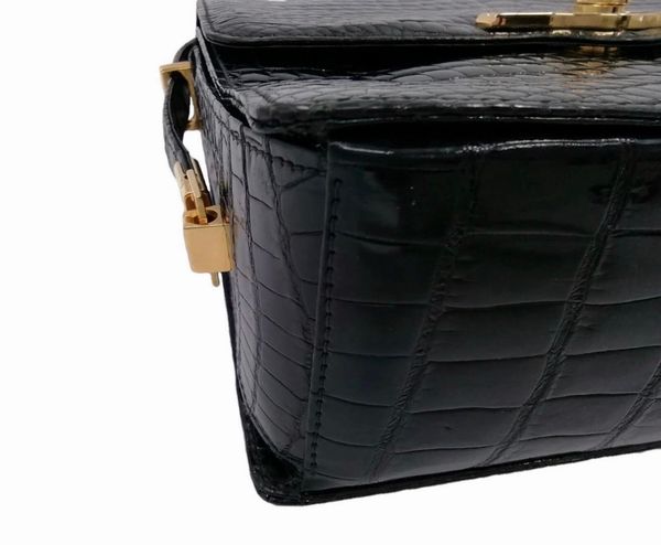 GUCCI : Borsa  in Coccodrillo Porosus Nero.  - Asta 04/05/2023 | FASHION LUXURY - ALTA MODA, BORSE E ACCESSORI DI LUSSO Online - Associazione Nazionale - Case d'Asta italiane