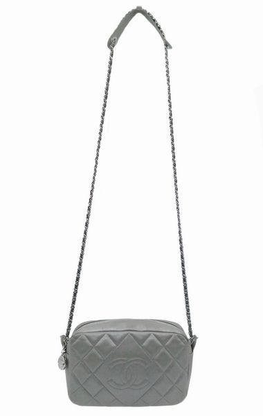 CHANEL : Camera bag.  - Asta 04/05/2023 | FASHION LUXURY - ALTA MODA, BORSE E ACCESSORI DI LUSSO Online - Associazione Nazionale - Case d'Asta italiane