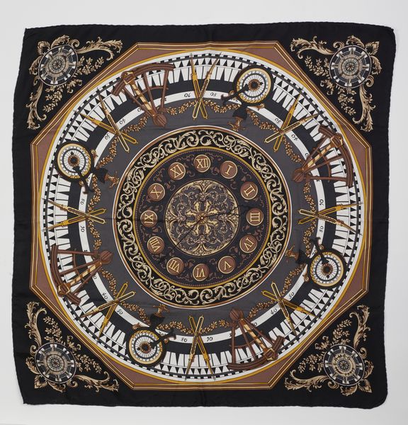 HERMES : Foulard fantasia nero.  - Asta 04/05/2023 | FASHION LUXURY - ALTA MODA, BORSE E ACCESSORI DI LUSSO Online - Associazione Nazionale - Case d'Asta italiane