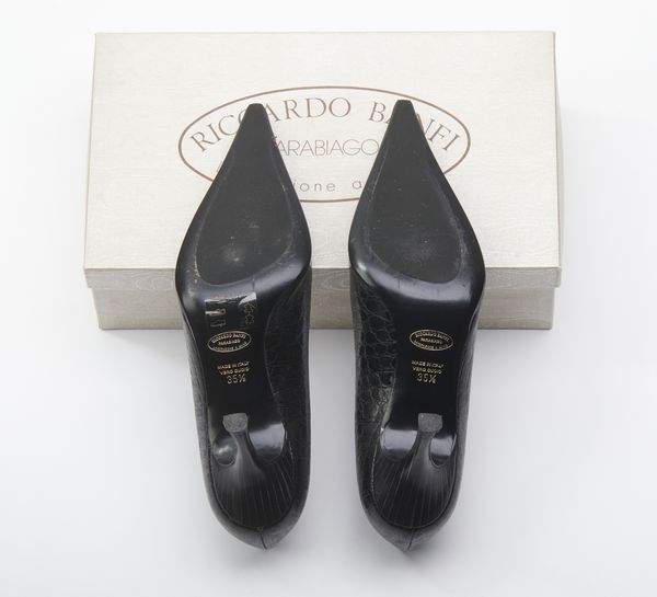 BANFI RICCARDO : Scarpe dcollet nere in pelle stampa cocco.  - Asta 04/05/2023 | FASHION LUXURY - ALTA MODA, BORSE E ACCESSORI DI LUSSO Online - Associazione Nazionale - Case d'Asta italiane