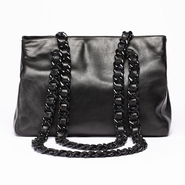 PRADA MILANO : Borsa in nappa nera.  - Asta 04/05/2023 | FASHION LUXURY - ALTA MODA, BORSE E ACCESSORI DI LUSSO Online - Associazione Nazionale - Case d'Asta italiane