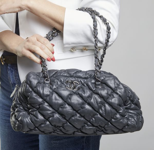 CHANEL : Chanel Paris-Moscou Bubble Quilted  Bowler bag.  - Asta 04/05/2023 | FASHION LUXURY - ALTA MODA, BORSE E ACCESSORI DI LUSSO Online - Associazione Nazionale - Case d'Asta italiane