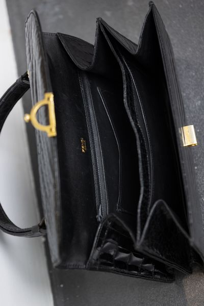 Fendi : Borsa in pelle nera lucida.  - Asta 04/05/2023 | FASHION LUXURY - ALTA MODA, BORSE E ACCESSORI DI LUSSO Online - Associazione Nazionale - Case d'Asta italiane