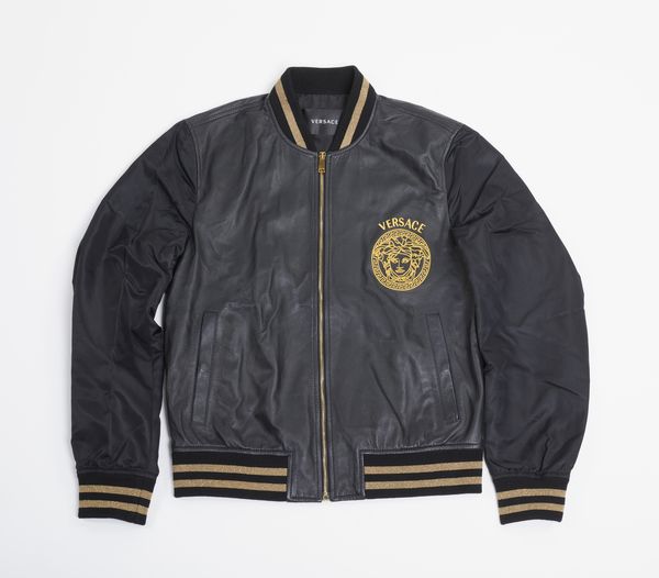 VERSACE GIANNI (1946 - 1997) : Bomber in nappa e tessuto tecnico nero.  - Asta 04/05/2023 | FASHION LUXURY - ALTA MODA, BORSE E ACCESSORI DI LUSSO Online - Associazione Nazionale - Case d'Asta italiane