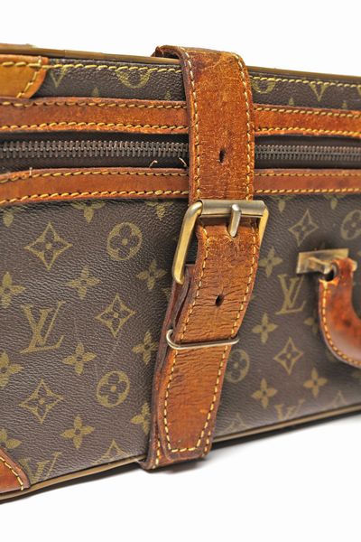 Vuitton Louis : Valigia.  - Asta 04/05/2023 | FASHION LUXURY - ALTA MODA, BORSE E ACCESSORI DI LUSSO Online - Associazione Nazionale - Case d'Asta italiane