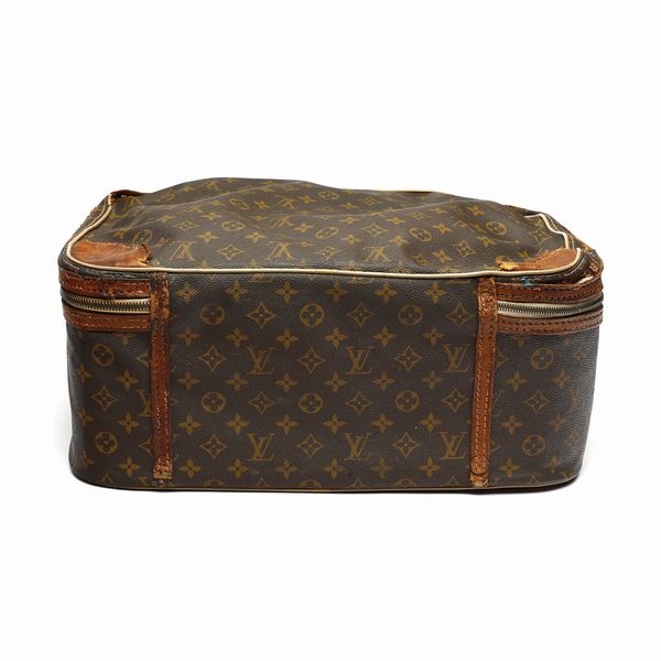 Vuitton Louis : Valigia rigida, piccole dimensioni.  - Asta 04/05/2023 | FASHION LUXURY - ALTA MODA, BORSE E ACCESSORI DI LUSSO Online - Associazione Nazionale - Case d'Asta italiane