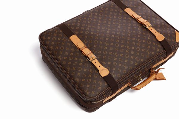 Vuitton Louis : Valigia Sirius 65.  - Asta 04/05/2023 | FASHION LUXURY - ALTA MODA, BORSE E ACCESSORI DI LUSSO Online - Associazione Nazionale - Case d'Asta italiane