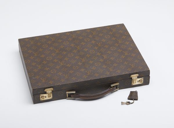 Vuitton Louis : Borsa 24h.  - Asta 04/05/2023 | FASHION LUXURY - ALTA MODA, BORSE E ACCESSORI DI LUSSO Online - Associazione Nazionale - Case d'Asta italiane