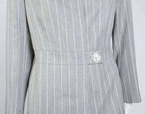 Valentino : Tailleur nei toni dei grigio.  - Asta 04/05/2023 | FASHION LUXURY - ALTA MODA, BORSE E ACCESSORI DI LUSSO Online - Associazione Nazionale - Case d'Asta italiane