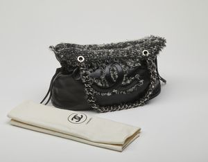 CHANEL : Chanel Funny Tweed Bonbon Lambskin tote.  - Asta 04/05/2023 | FASHION LUXURY - ALTA MODA, BORSE E ACCESSORI DI LUSSO Online - Associazione Nazionale - Case d'Asta italiane