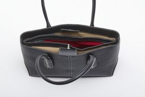 TOD'S : Borsa modello tote, nera.  - Asta 04/05/2023 | FASHION LUXURY - ALTA MODA, BORSE E ACCESSORI DI LUSSO Online - Associazione Nazionale - Case d'Asta italiane