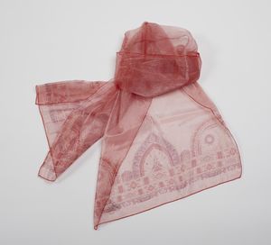 DIOR CHRISTIAN : Foulard rosso.  - Asta 04/05/2023 | FASHION LUXURY - ALTA MODA, BORSE E ACCESSORI DI LUSSO Online - Associazione Nazionale - Case d'Asta italiane