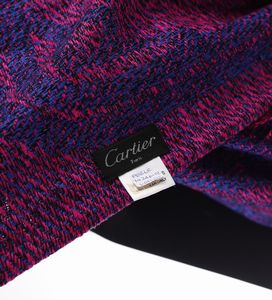 CARTIER : Scialle tweed blu e rosa.  - Asta 04/05/2023 | FASHION LUXURY - ALTA MODA, BORSE E ACCESSORI DI LUSSO Online - Associazione Nazionale - Case d'Asta italiane