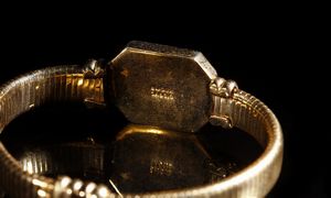 BIJOUX CASCIO : Bracciale tubogas con smeraldo artificiale.  - Asta 04/05/2023 | FASHION LUXURY - ALTA MODA, BORSE E ACCESSORI DI LUSSO Online - Associazione Nazionale - Case d'Asta italiane