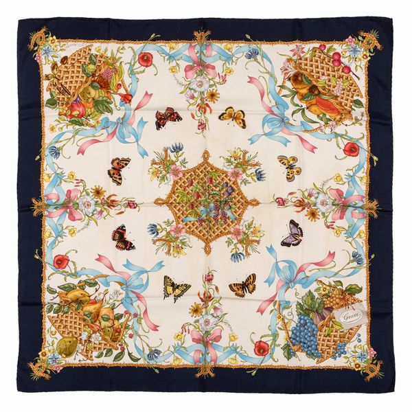 GUCCI : Foulard  - Asta Luxury Fashion - Associazione Nazionale - Case d'Asta italiane