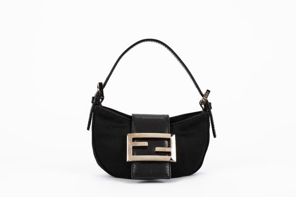 Fendi : Borsa Mini Croissant  - Asta Luxury Fashion - Associazione Nazionale - Case d'Asta italiane