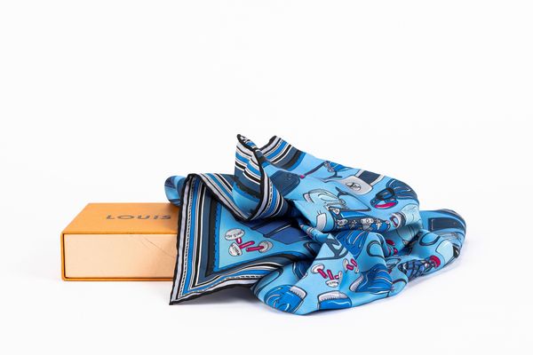 Louis Vuitton : Foulard  - Asta Luxury Fashion - Associazione Nazionale - Case d'Asta italiane