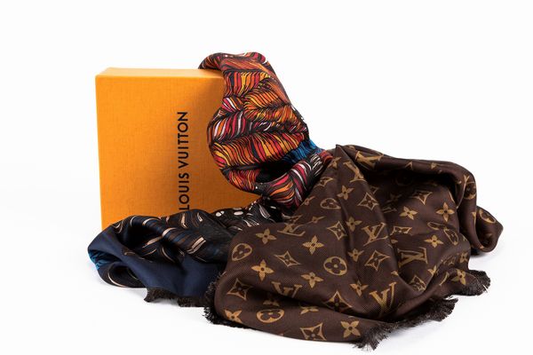 Louis Vuitton : Grand Foulard  - Asta Luxury Fashion - Associazione Nazionale - Case d'Asta italiane