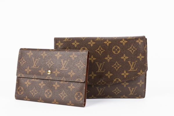 Louis Vuitton : Lotto composto da una borsa pochette e da un portafoglio  - Asta Luxury Fashion - Associazione Nazionale - Case d'Asta italiane