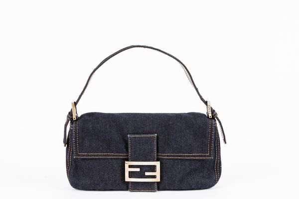 Fendi : Borsa Baguette  - Asta Luxury Fashion - Associazione Nazionale - Case d'Asta italiane